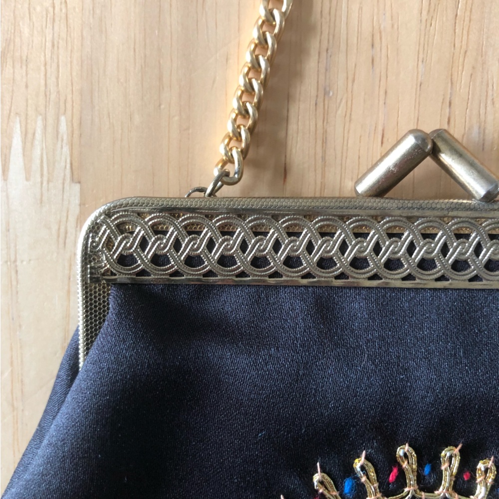 Vintage Black satin Embroidered front small purse clutch with gold chain - Picture 3 of 9
